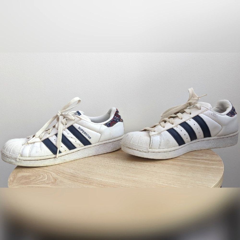 Adidas Superstars Size 7